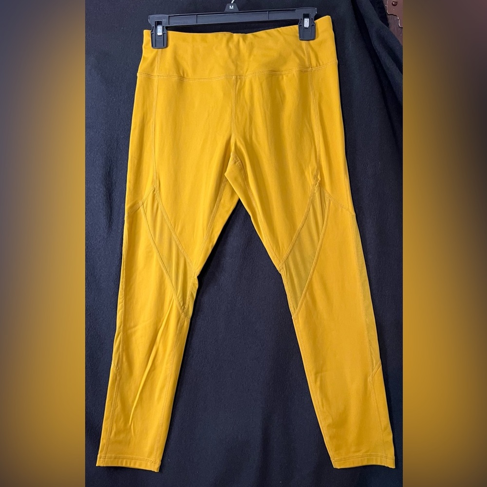 Zyia Faith Mesh Alive Leggings 7/8 length; 24” inseam ( Sz 8/10)